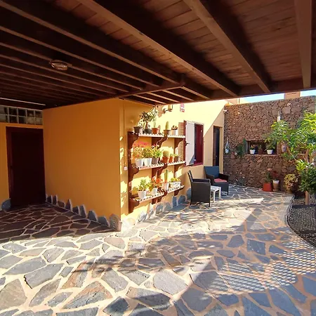 Enola Villa La Oliva