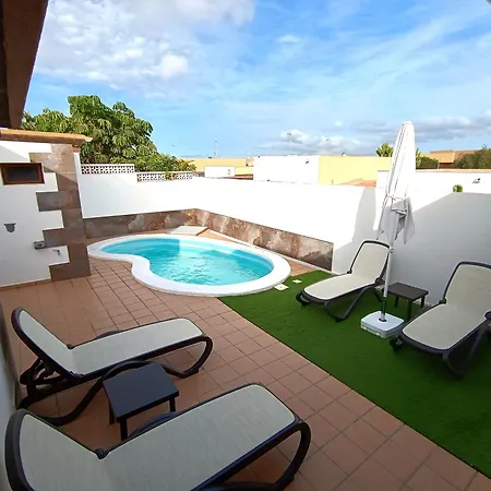 Enola Vila La Oliva