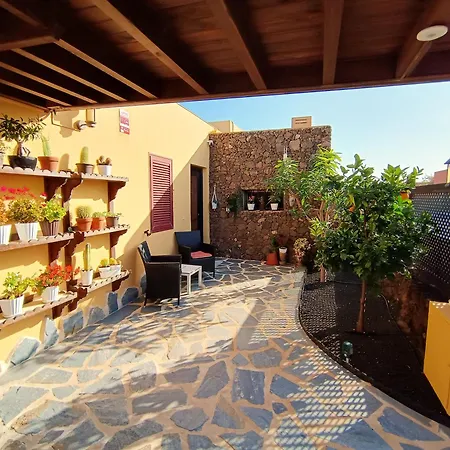Enola Villa La Oliva